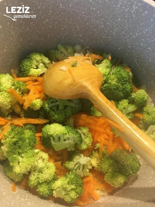 Brokolili Mercimek Çorbası Tarifi