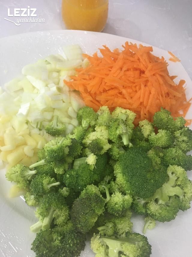 Brokolili Mercimek Çorbası Tarifi