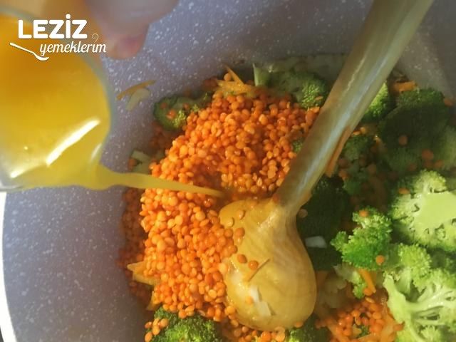 Brokolili Mercimek Çorbası Tarifi