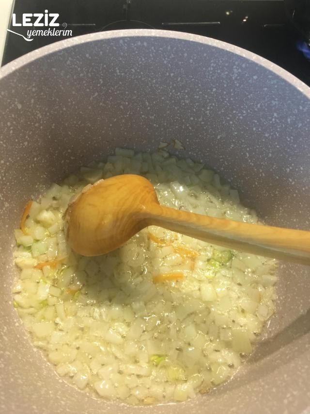 Brokolili Mercimek Çorbası Tarifi