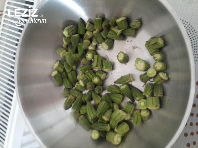 Yaş Bamya Yemeği