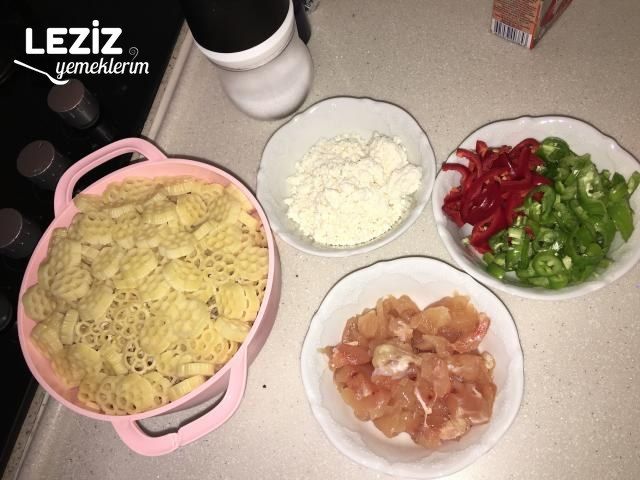 Kremalı Tavuklu Makarna