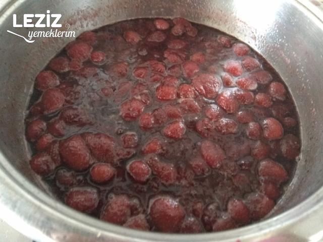 Çilek Ve Vişne Reçeli (Uzun Süre Bozulmaz)
