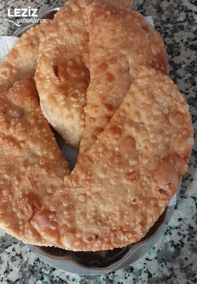 El Açması Çiğ Börek Tarifi