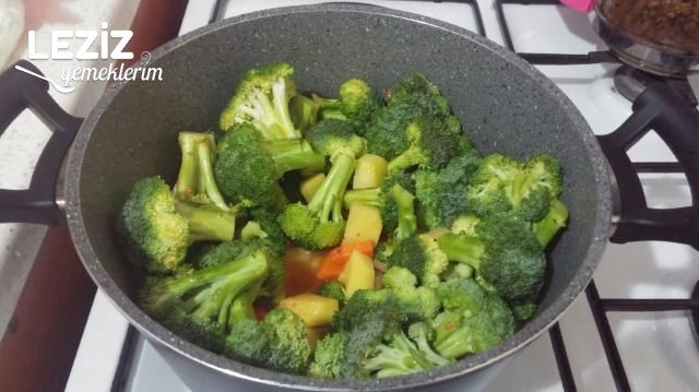 Lezzetli Brokoli Yemeği Tarifi