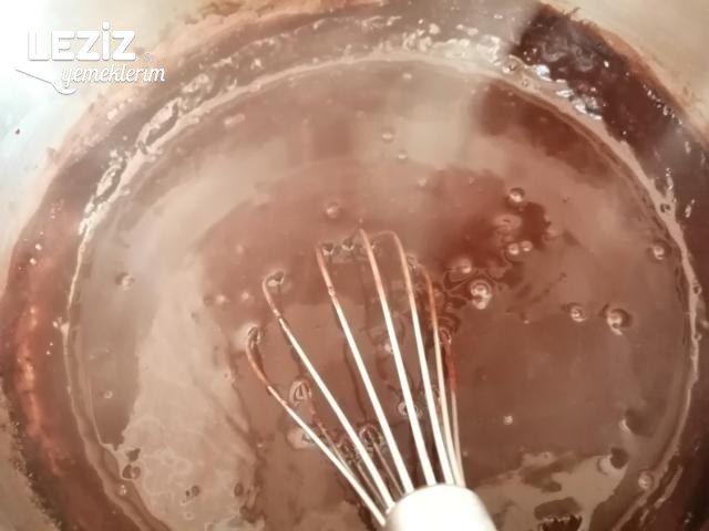 Çikolata Soslu İrmik Tatlısı