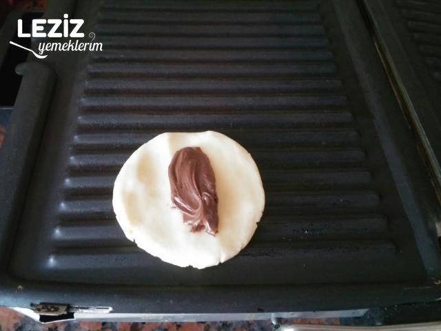 Çikolata Dolgulu Şekli Şahane Tırtıklı Kurabiye