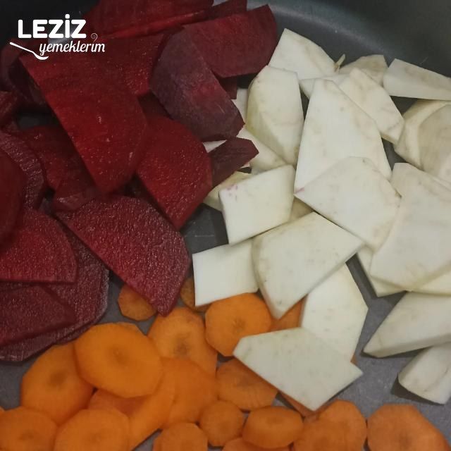 Pancarlı Kereviz Salatası