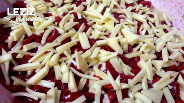 Kaşarlı Kırmızı Biber Kavurması