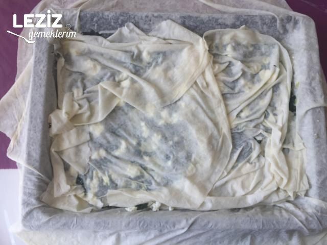 Yumuşacık Sodalı Tepsi Böreği