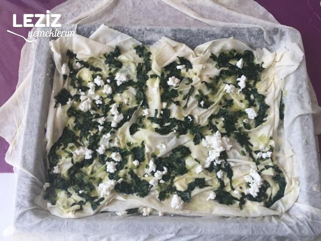 Yumuşacık Sodalı Tepsi Böreği