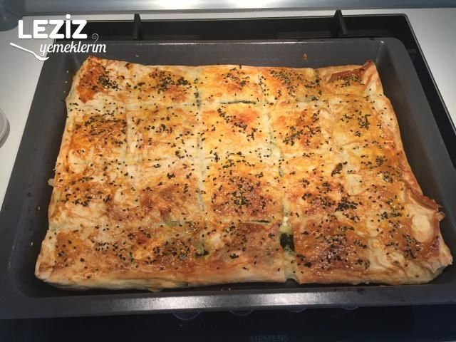 Yumuşacık Sodalı Tepsi Böreği