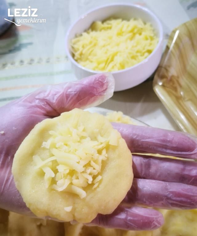 Kaşarlı Patates Topları
