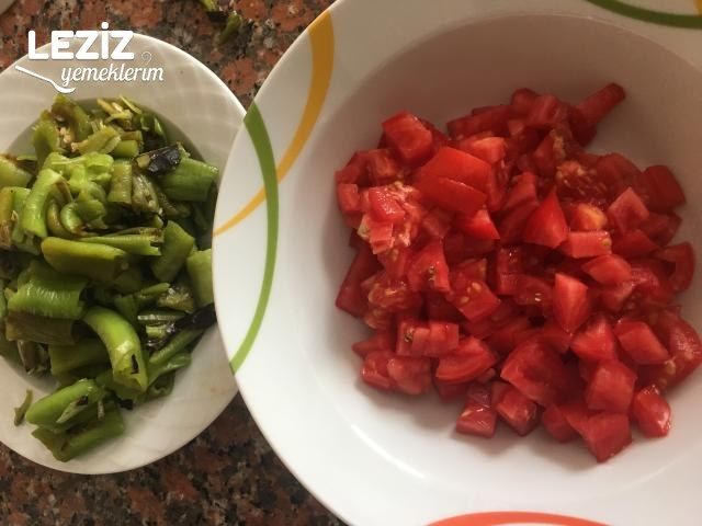 Köz Biber Salatası Tarifi