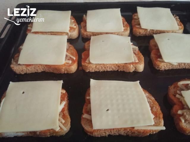 Nefis Kaşarlı Kıymalı Ekmekler