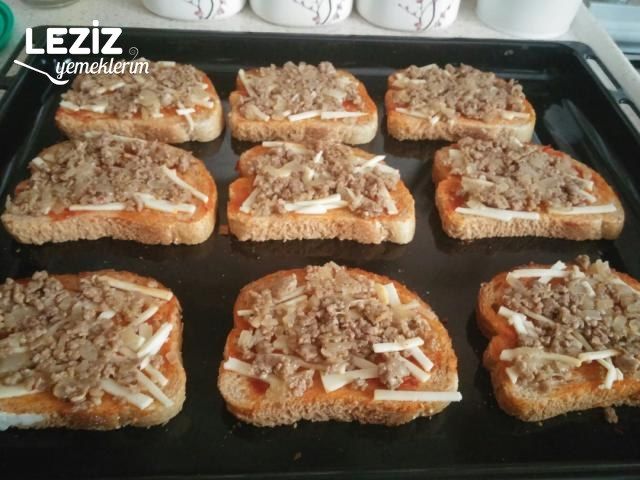 Nefis Kaşarlı Kıymalı Ekmekler