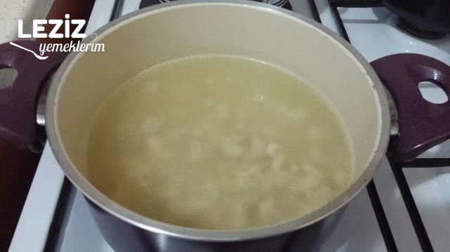 Tavuklu Yalancı Paça Çorbası Tarifi