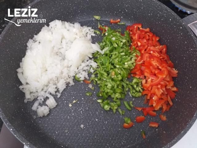 Zeytinyağlı Sebzeli Bulgur Pilavı