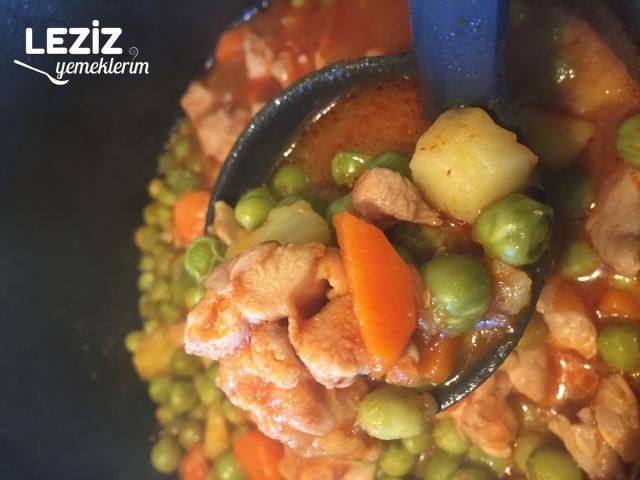 Tavuklu Bezelye Yemeği