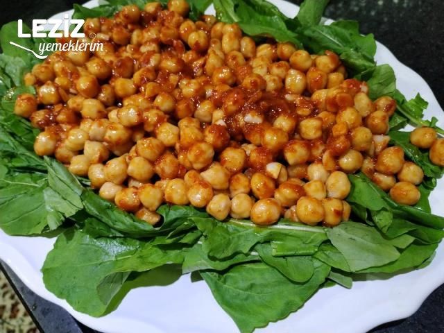 Rokalı Nohut Salatası