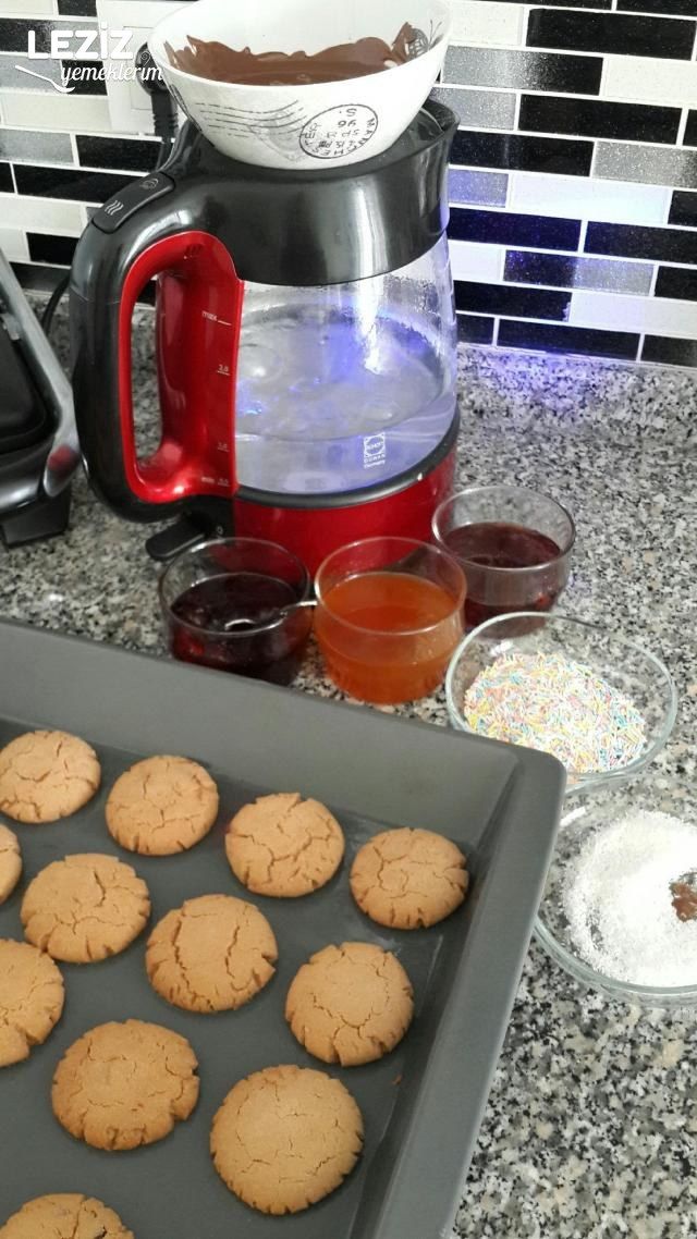 Reçelli Çikolatalı Kurabiye