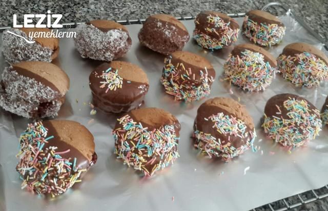 Reçelli Çikolatalı Kurabiye