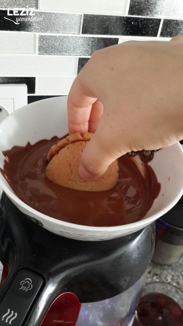 Reçelli Çikolatalı Kurabiye