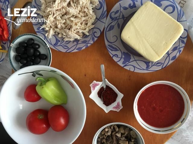 Tavuklu Karışık Pizza Tarifi