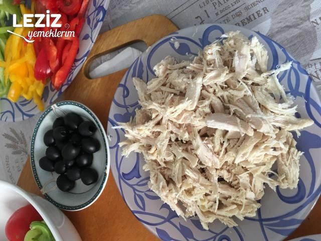 Tavuklu Karışık Pizza Tarifi