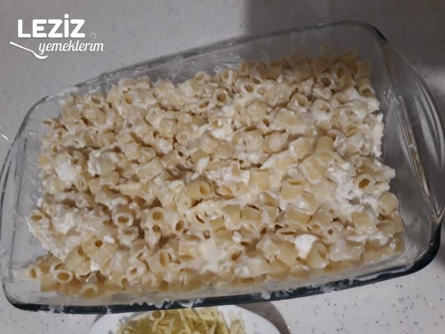 Fırında Beşamel Soslu Makarna Tarifi