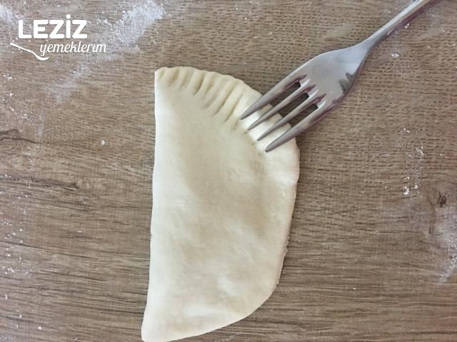 Tam Ölçülü Çiğ Börek Tarifi