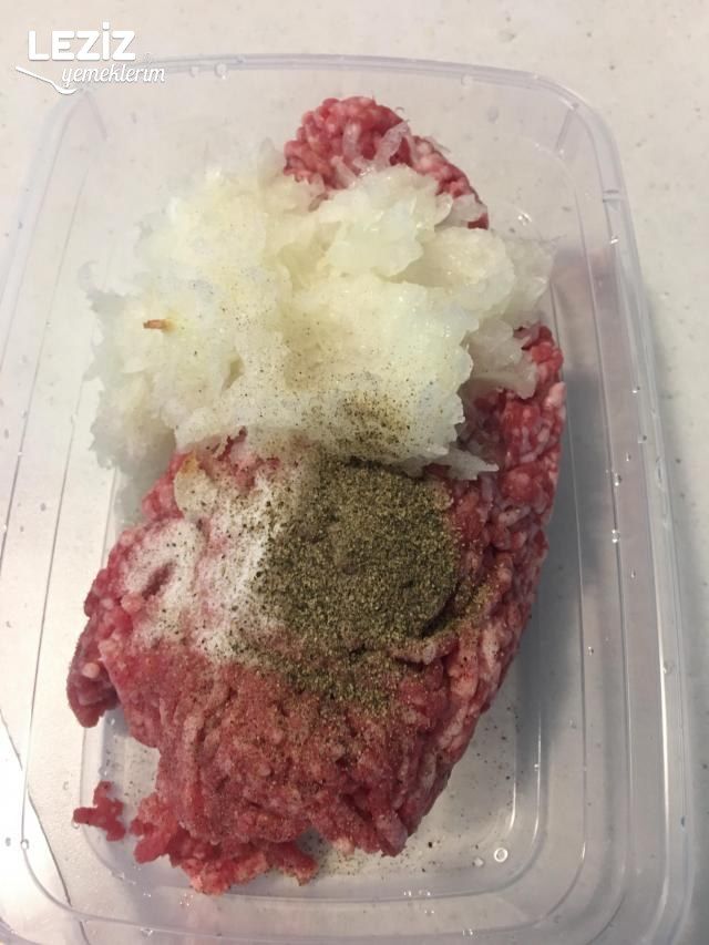 Tam Ölçülü Çiğ Börek Tarifi