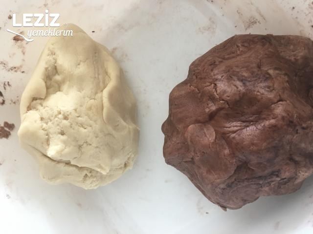 İki Renkli Un Kurabiyesi