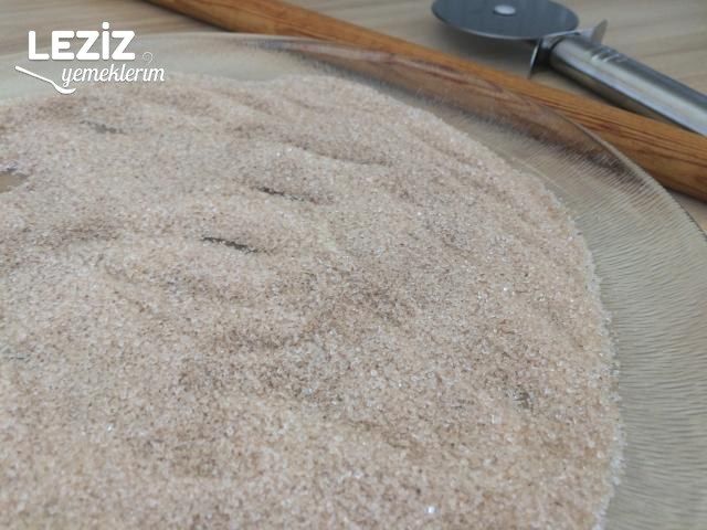 Tereyağlı Tarçınlı Çörek