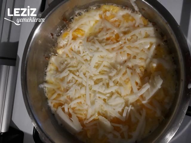 Tereyağlı Kaşarlı Yumurta