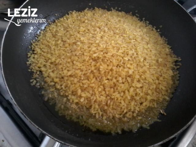 Bulgur Kavurması (Çerezlerin Yanına)