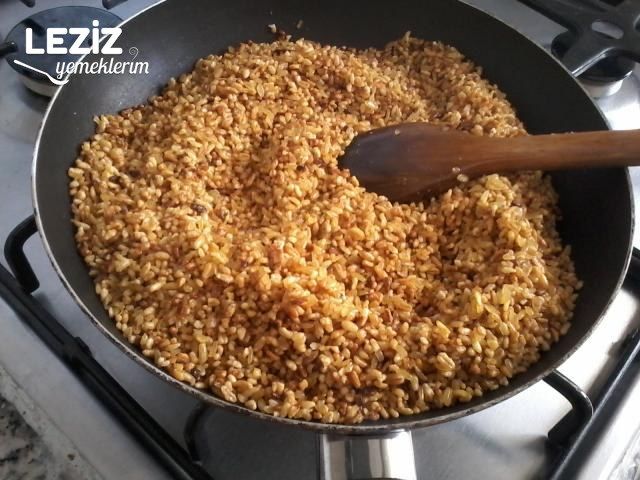 Bulgur Kavurması (Çerezlerin Yanına)