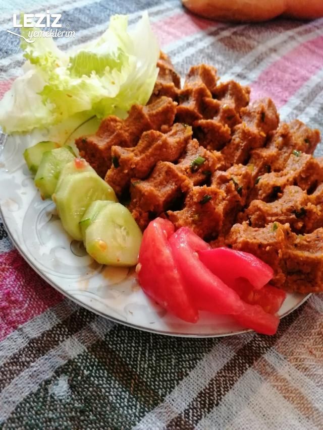 Ceviz Soslu Çiğ Köfte