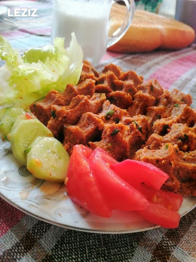 Ceviz Soslu Çiğ Köfte