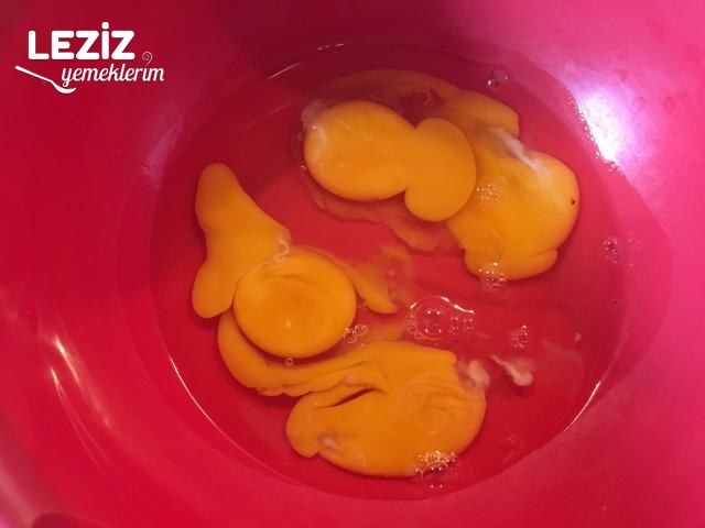 Tam Kıvamında Ağlayan Pasta