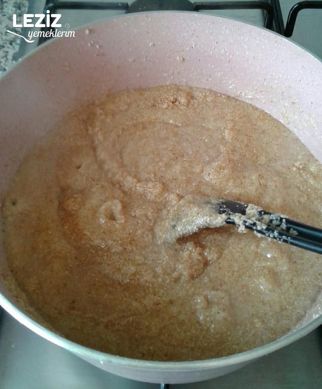 İrmik Helvası (Şekli Ve Lezzeti Şahane)