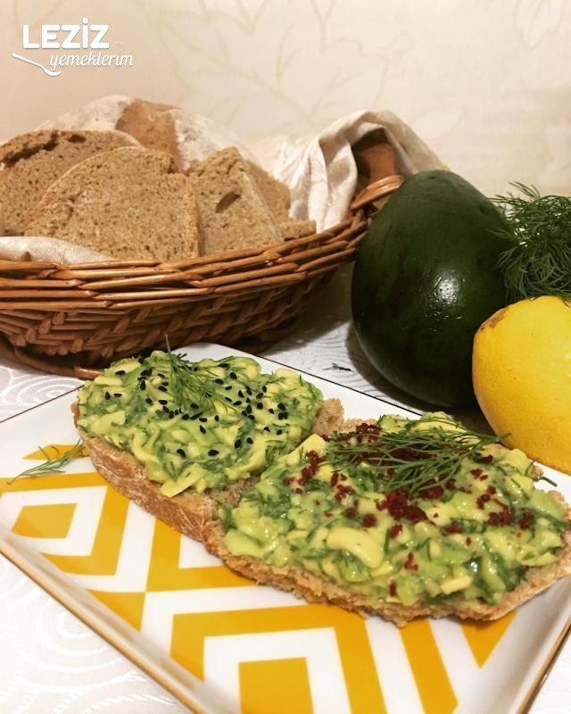 Çok Kolay Avokado Salatası