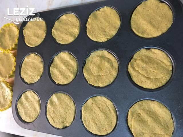Muffin Kalıbında Mısır Ekmeği