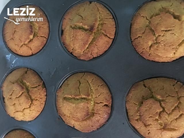 Muffin Kalıbında Mısır Ekmeği