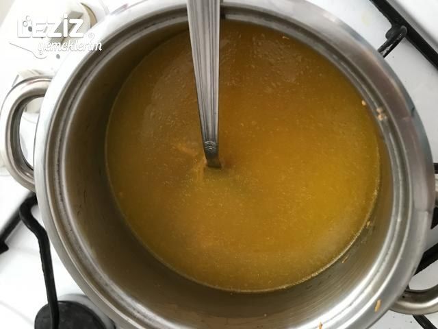 Kemik Suyuna Havuçlu Şehriye Çorbası