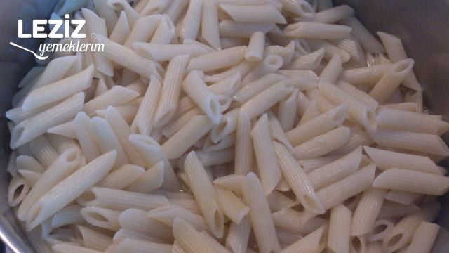 Domates Soslu Penne Makarna