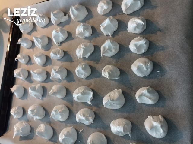 Mereng (Beze, Köpük Kurabiye) Yapımı