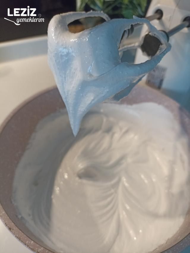 Mereng (Beze, Köpük Kurabiye) Yapımı