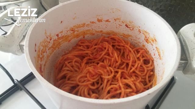 Domates Soslu Spagetti Tarifi