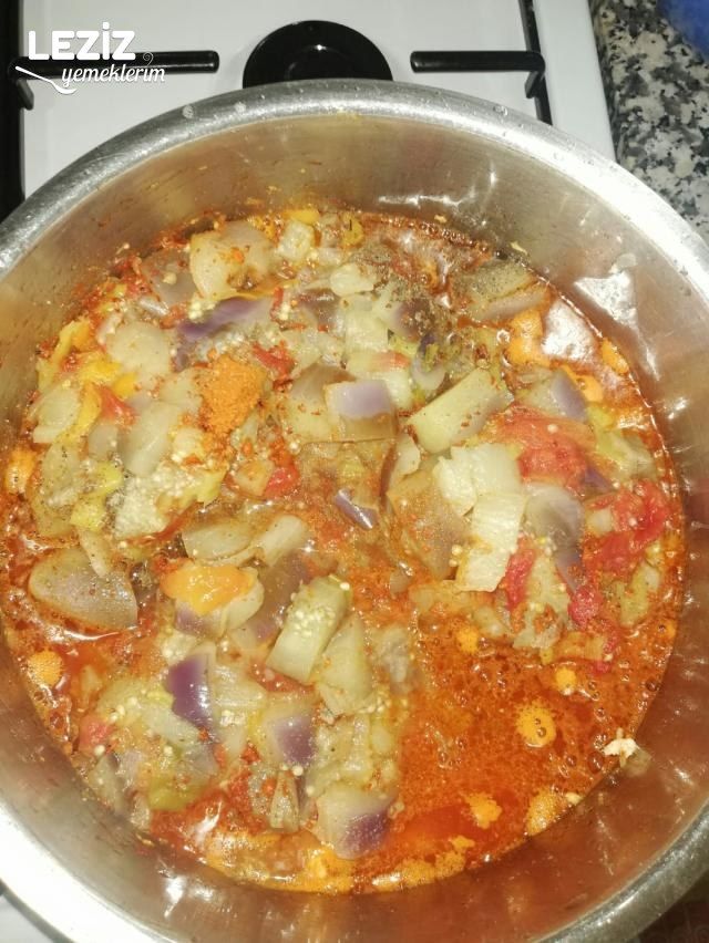 Tavuklu Patlıcan Yemeği